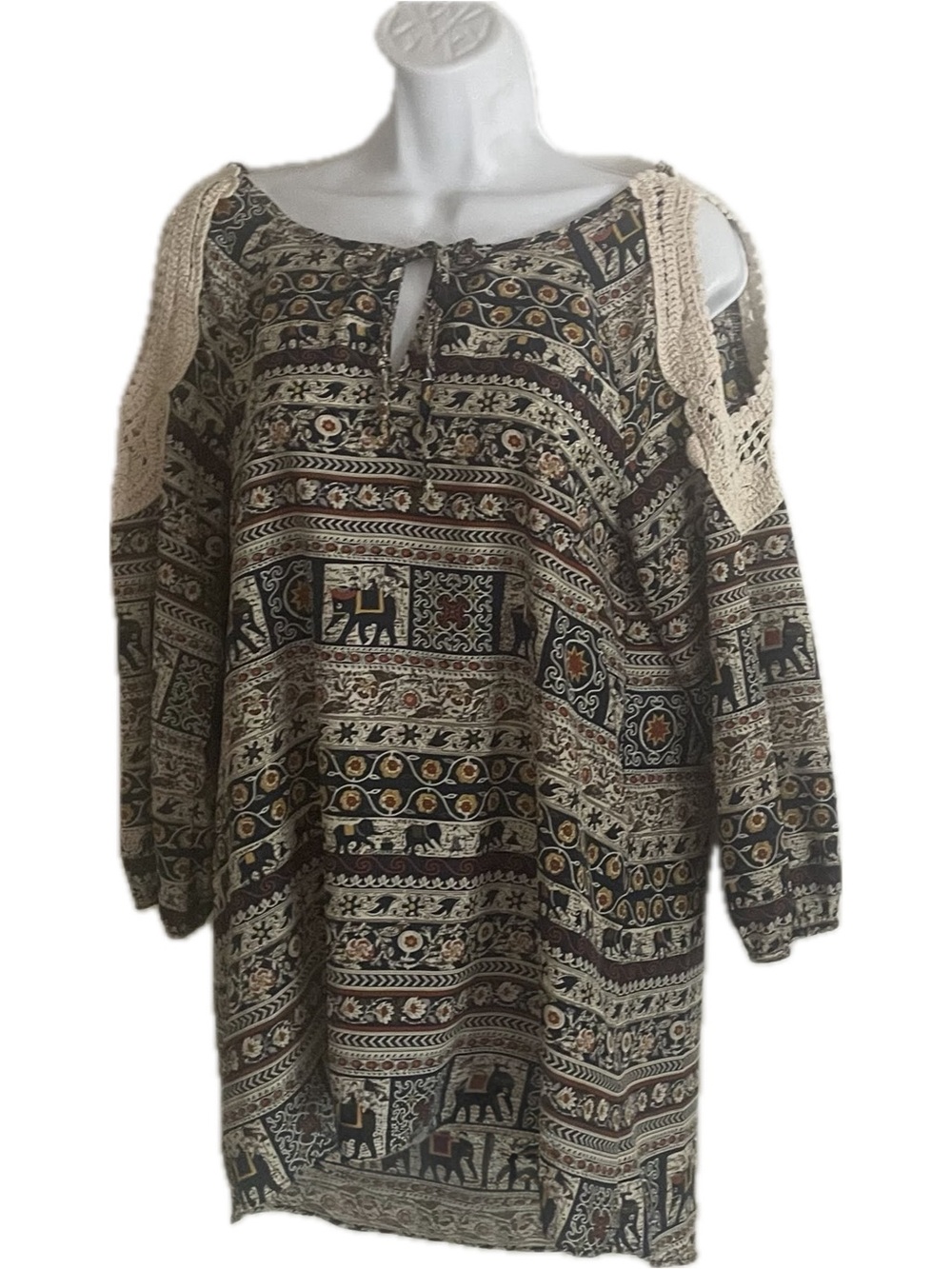 Signature Studio Blue/Cream/Tan Cold-Shoulder Tribal-Print Peasant Top